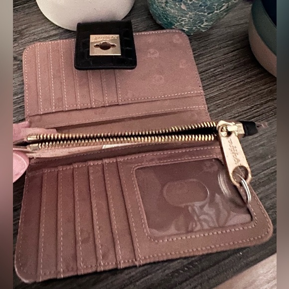 Spartina 449 Black Leather Wallet with Metallic Clasp - Picture 7 of 8